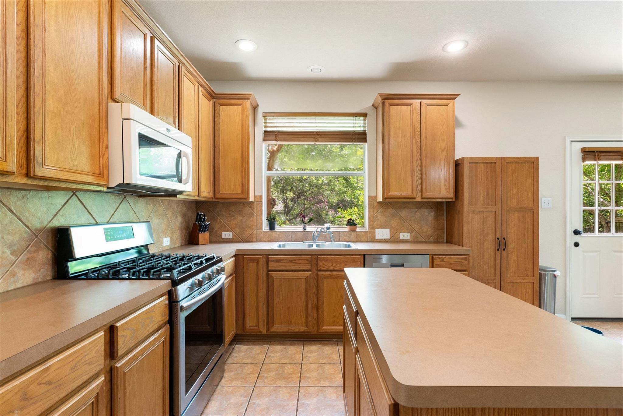 11425 Sabinal Mesa Dr Property Photo 12