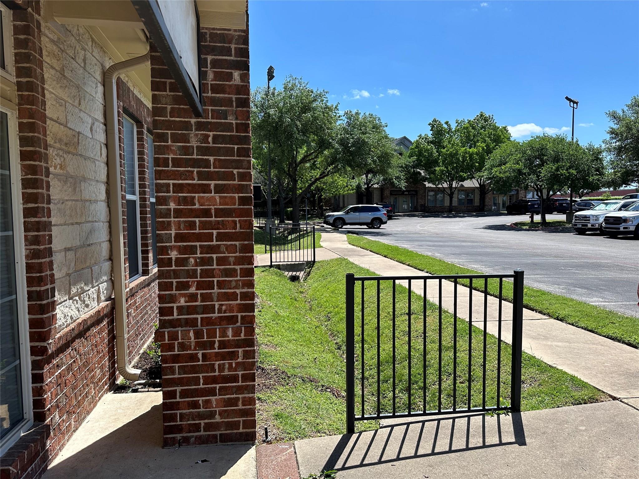 15901 Central Commerce Dr #604 Property Photo 2