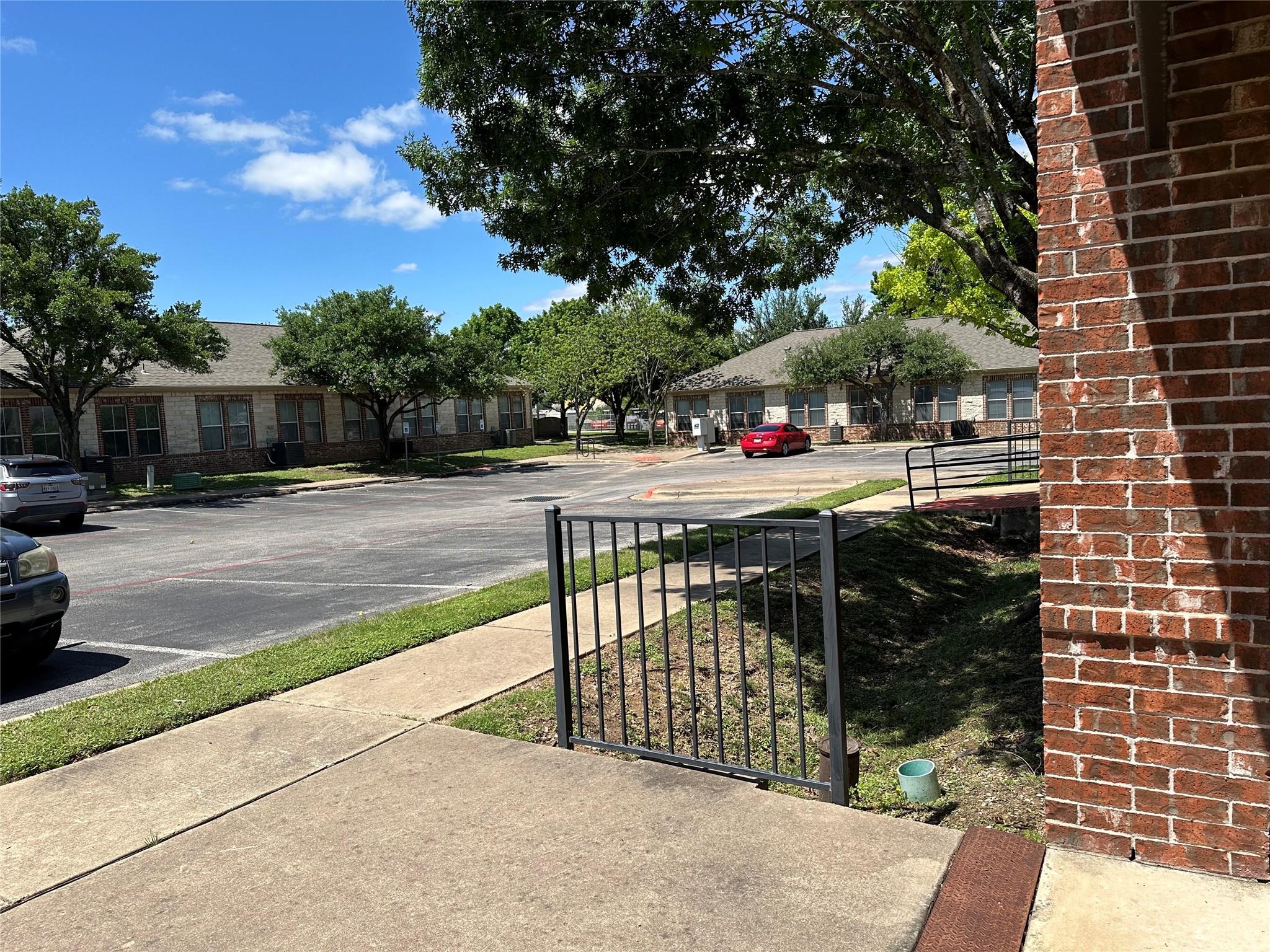 15901 Central Commerce Dr #604 Property Photo 3