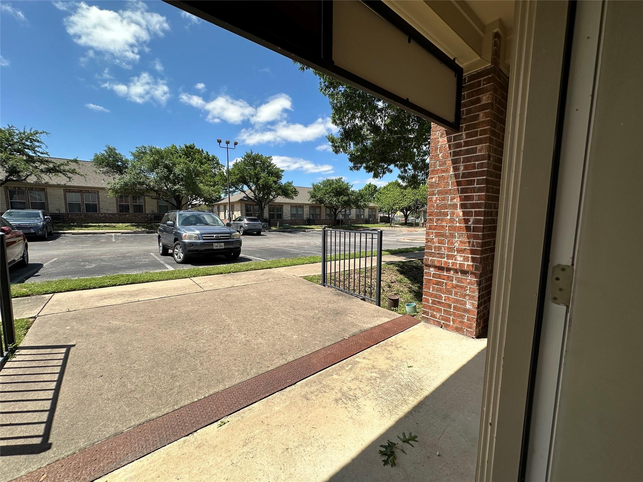 15901 Central Commerce Dr #604 Property Photo 4
