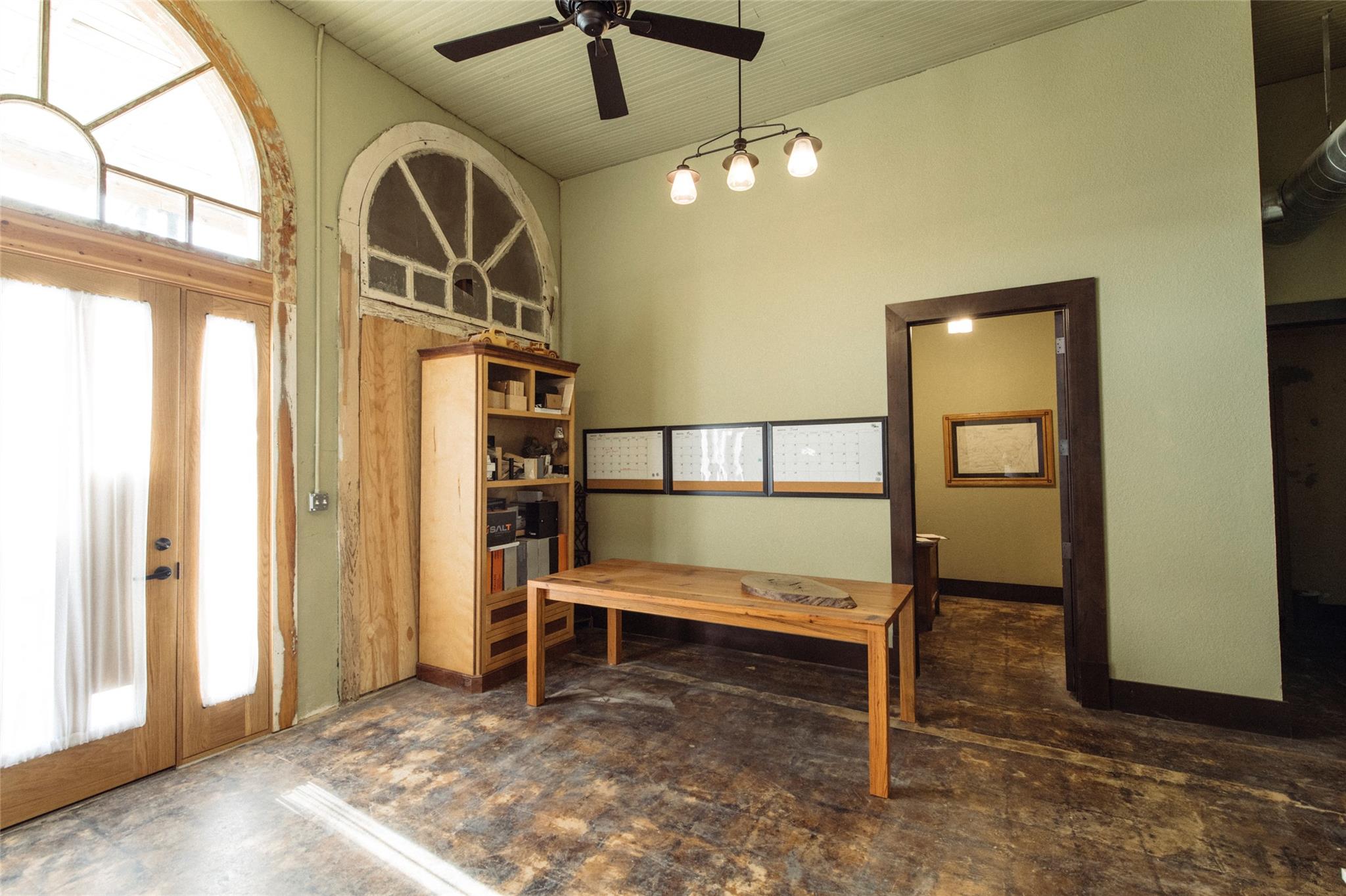 75 Main St Property Photo 7