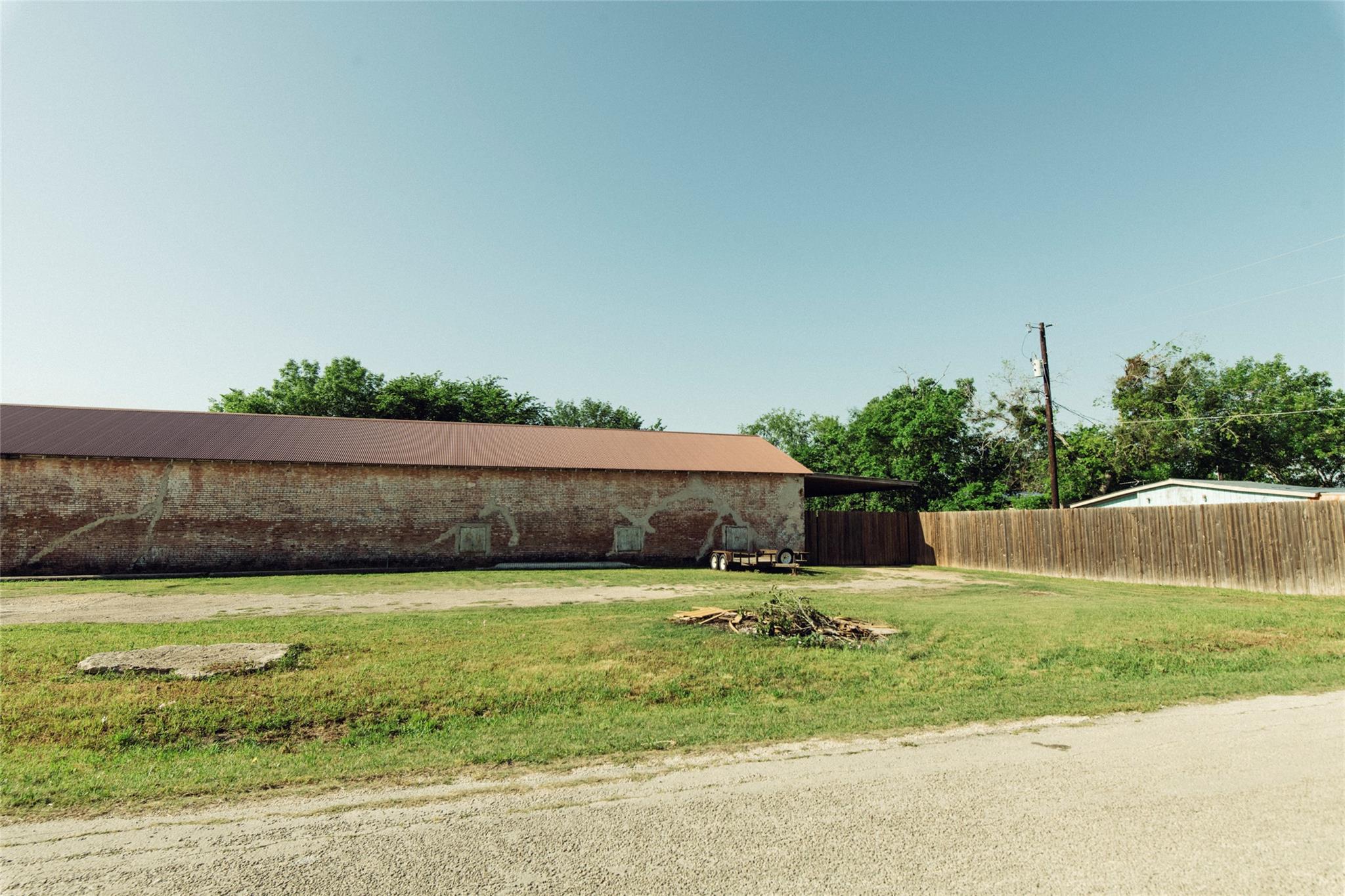 75 Main St Property Photo 36