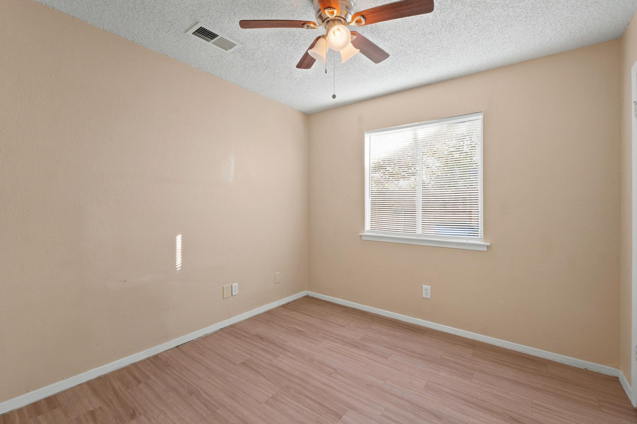 418 Linden St #b Property Photo 17