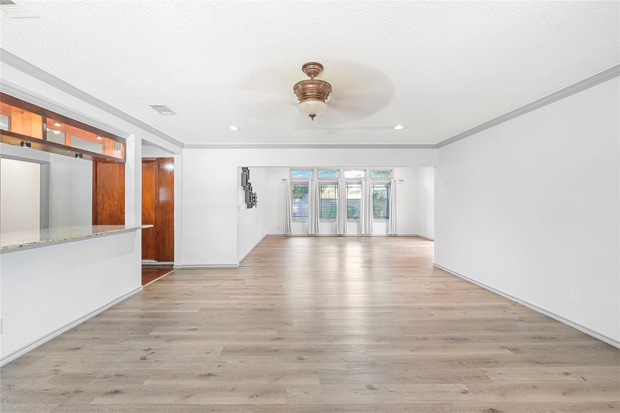 1604 Springdale Rd Property Photo 1