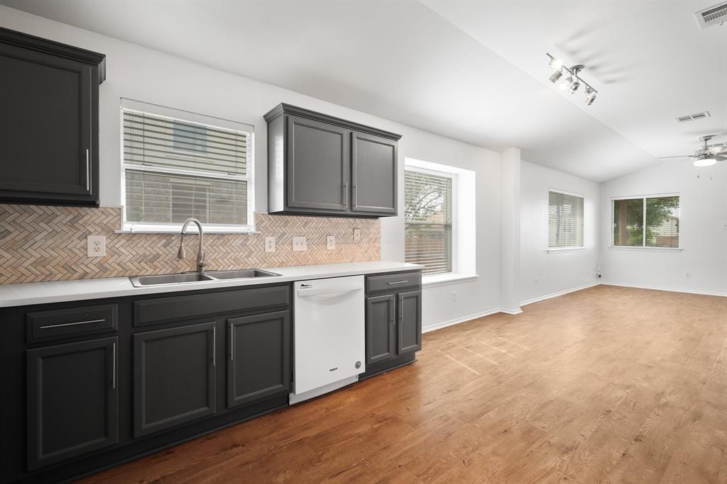 1416 Fort Lloyd Pl Property Photo 6