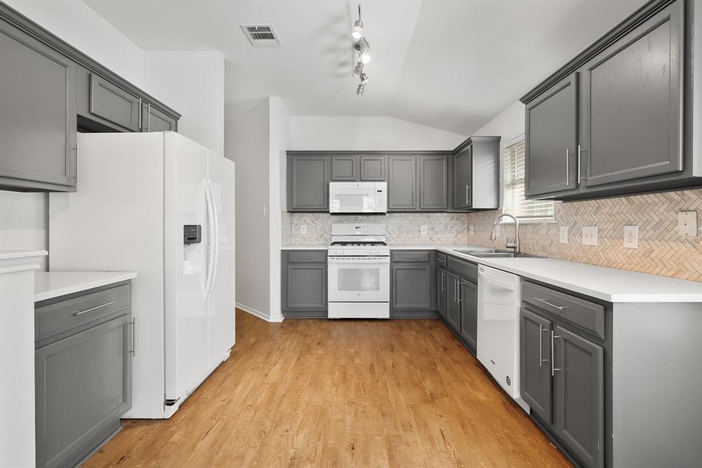 1416 Fort Lloyd Pl Property Photo 7