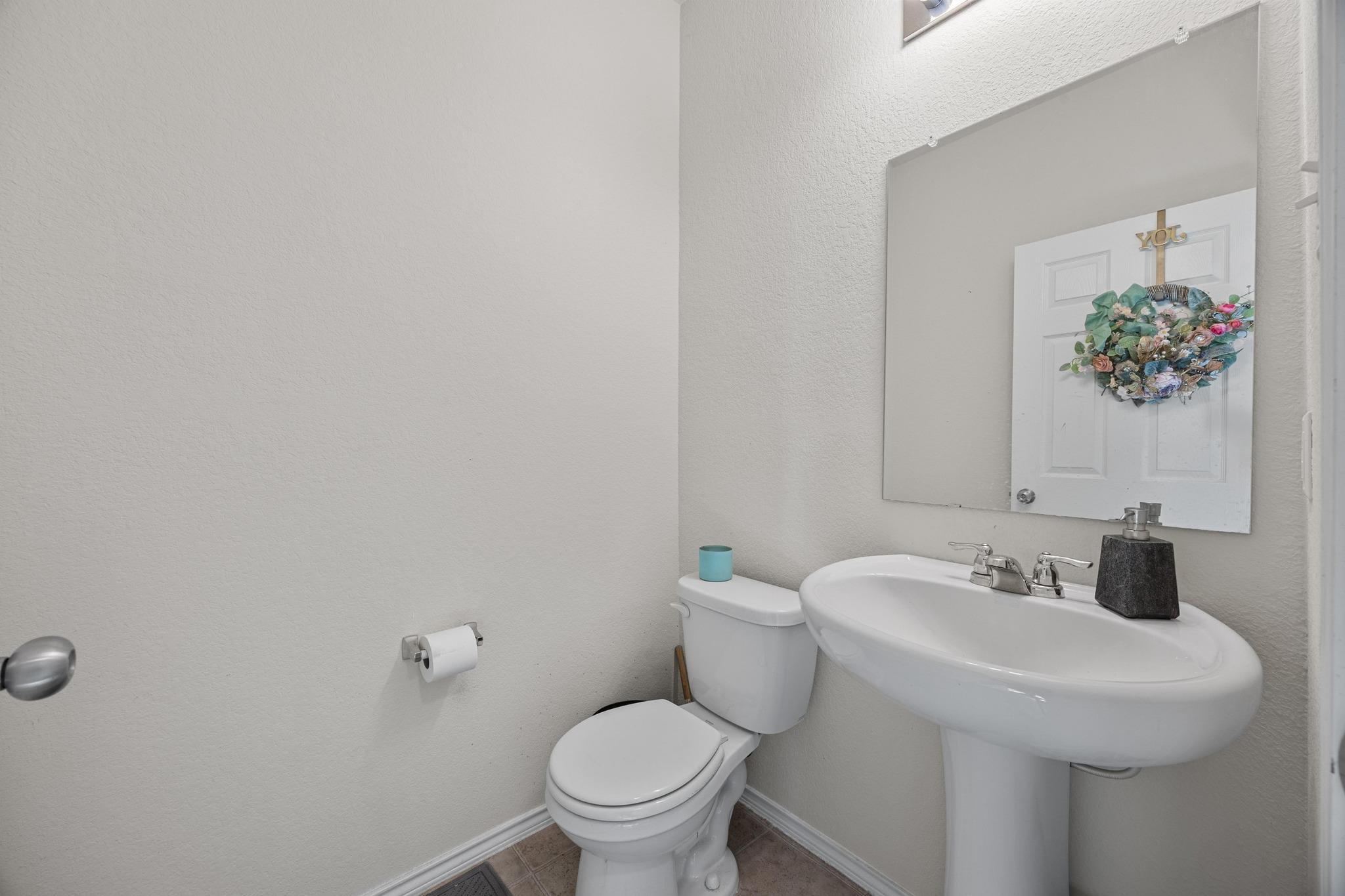 204 Perugia St Property Photo 5