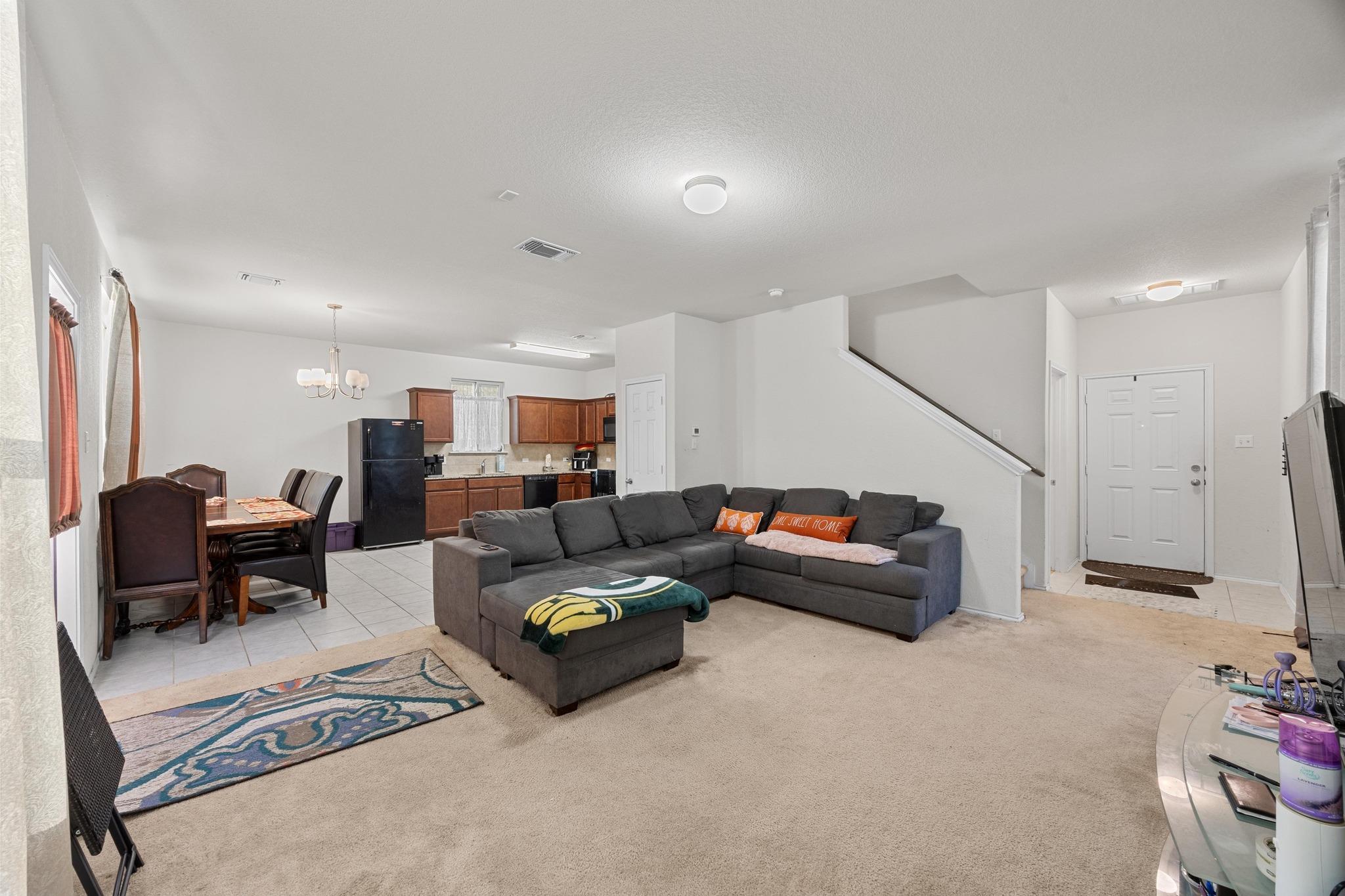 204 Perugia St Property Photo 8