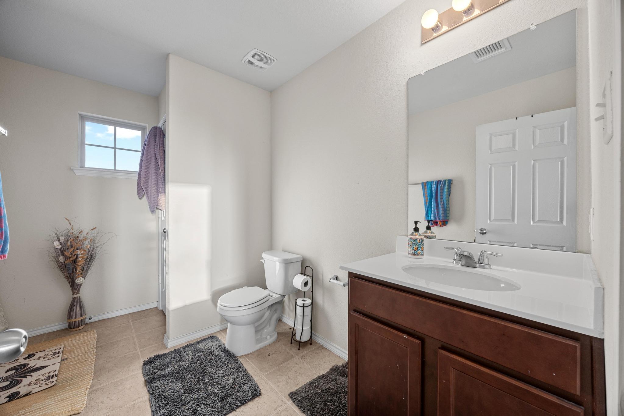 204 Perugia St Property Photo 27