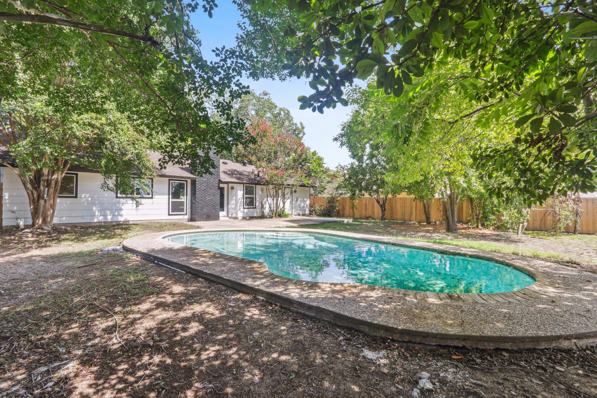 9807 Kendal Dr Property Photo 1