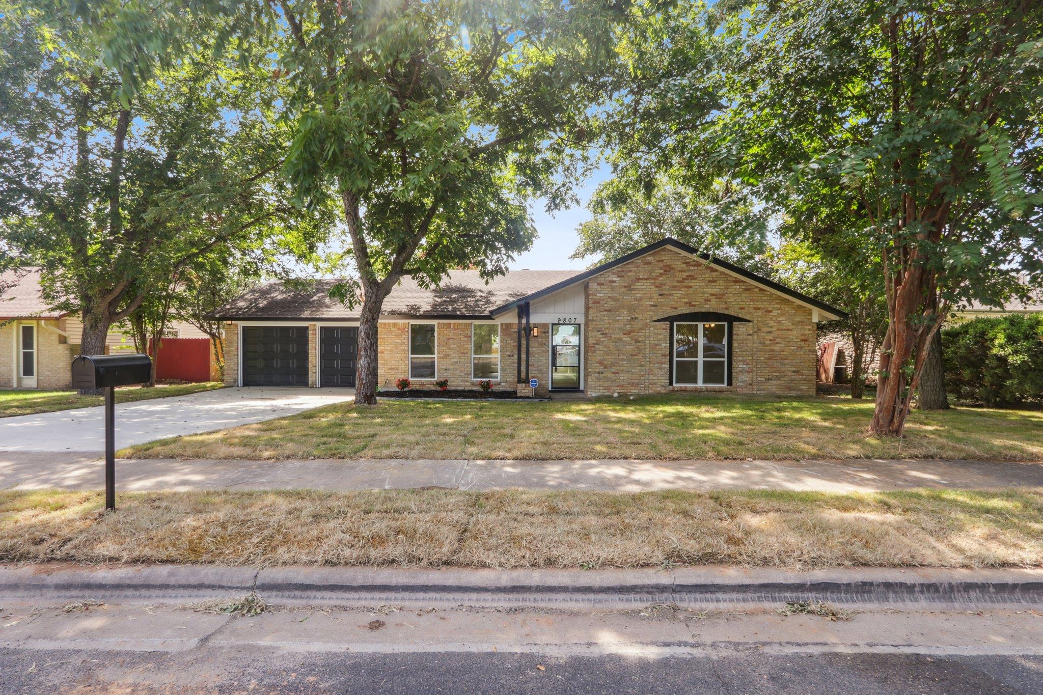 9807 Kendal Dr Property Photo 2