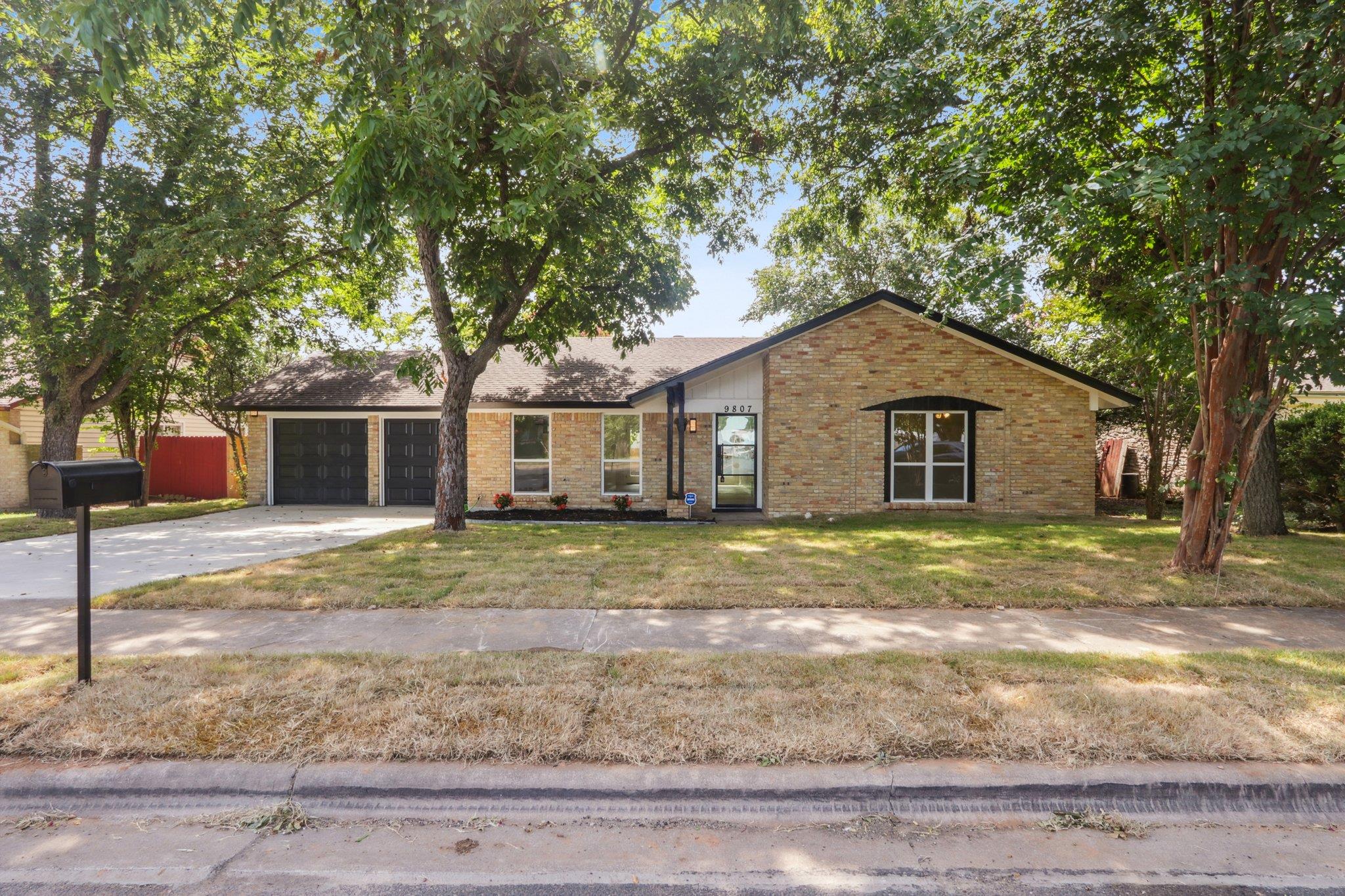 9807 Kendal Dr Property Photo 3