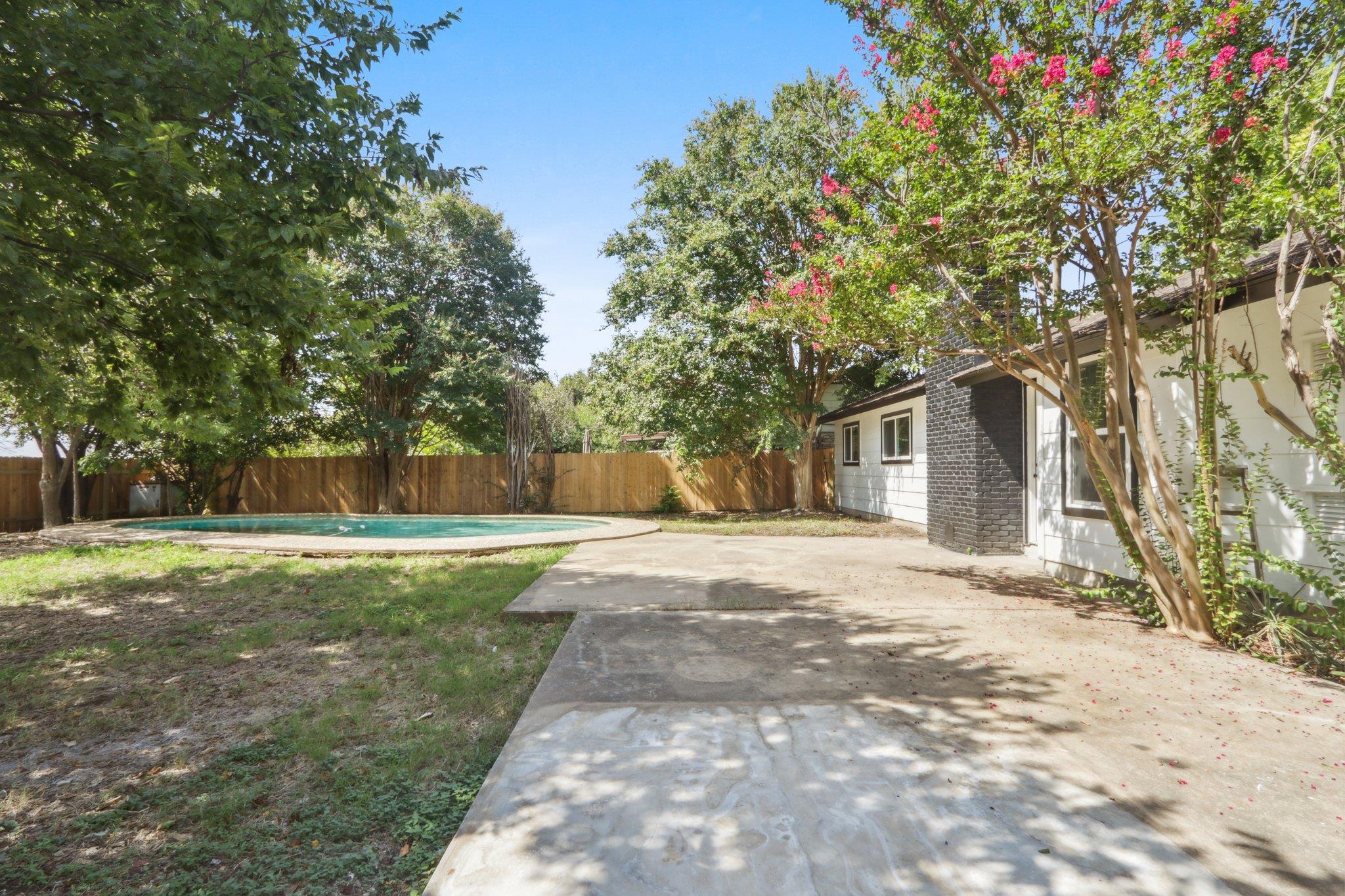 9807 Kendal Dr Property Photo 10