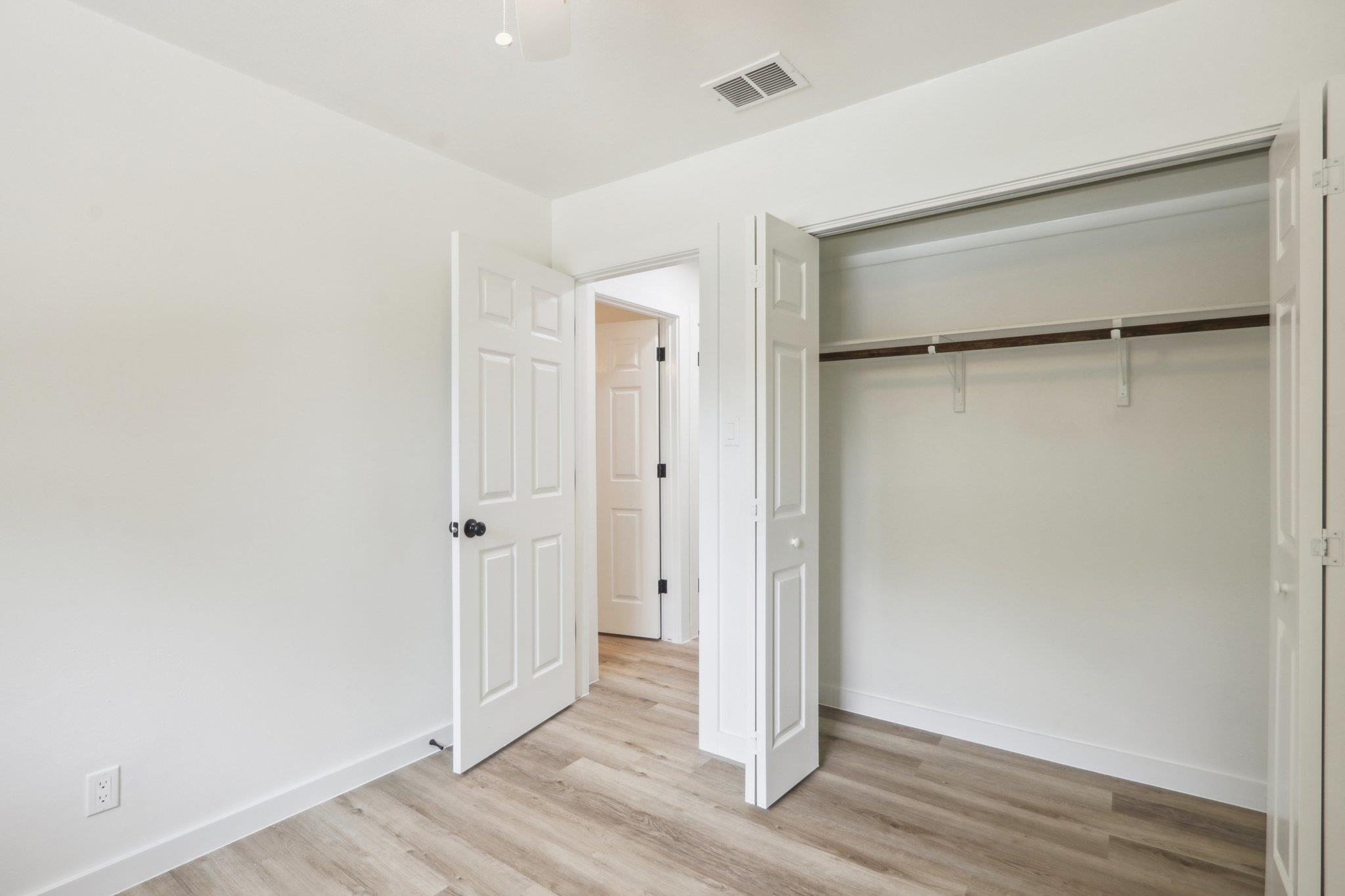9807 Kendal Dr Property Photo 27