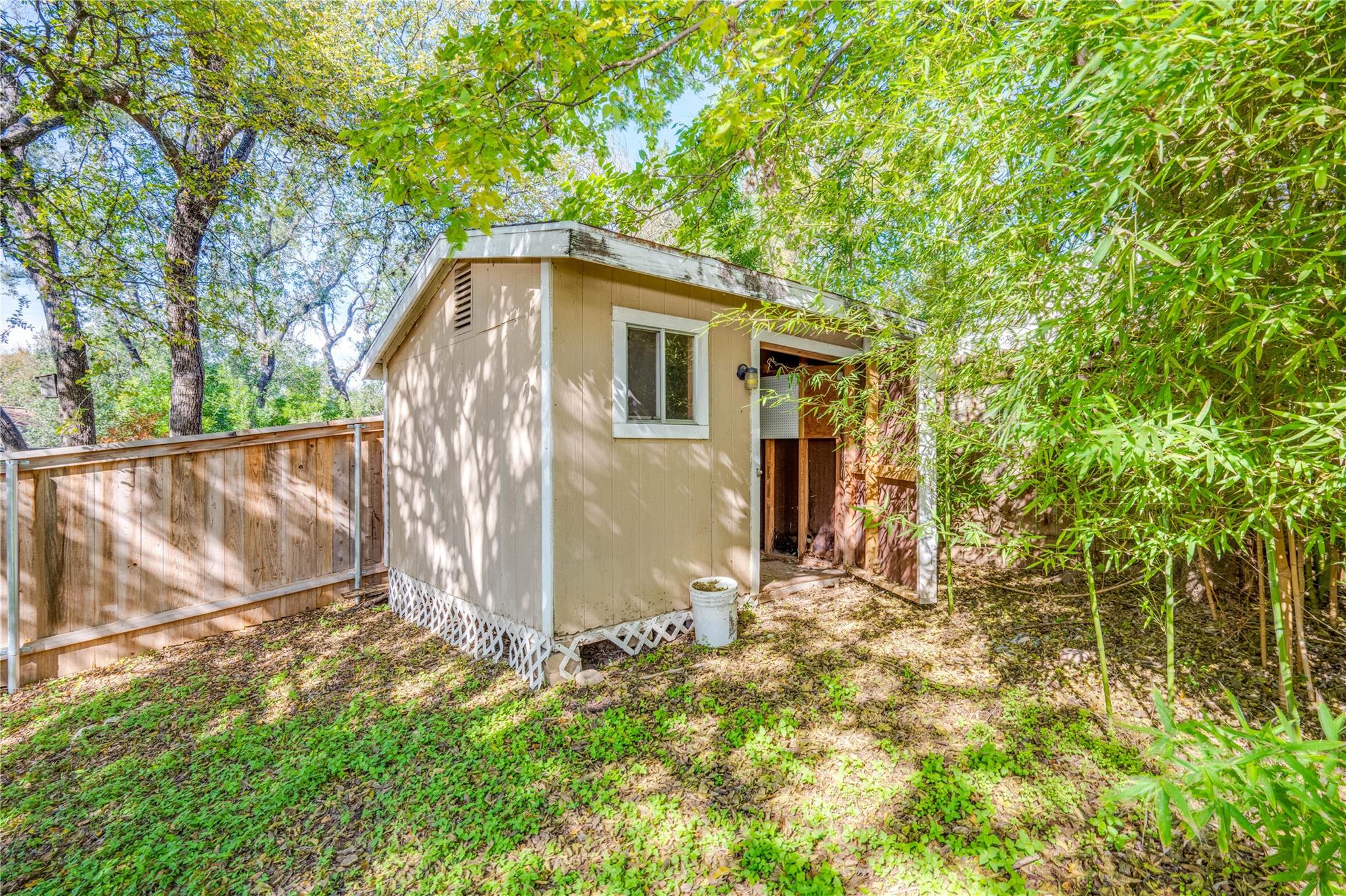 2713 Tether Trl Property Photo 28