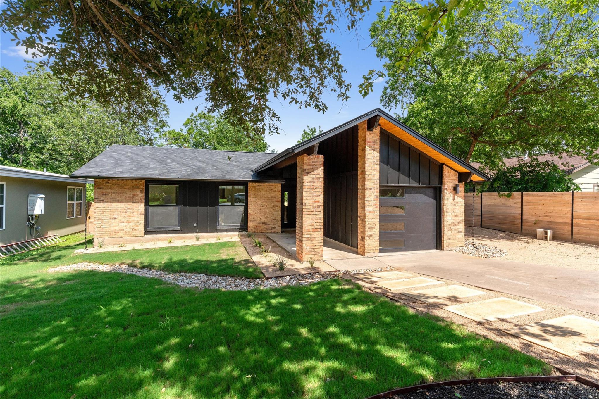 6209 Waycross Dr Property Photo 1