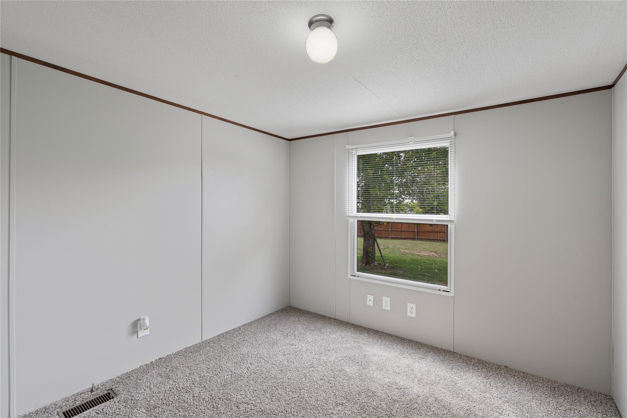 222 Shadow Oaks Dr Property Photo 17