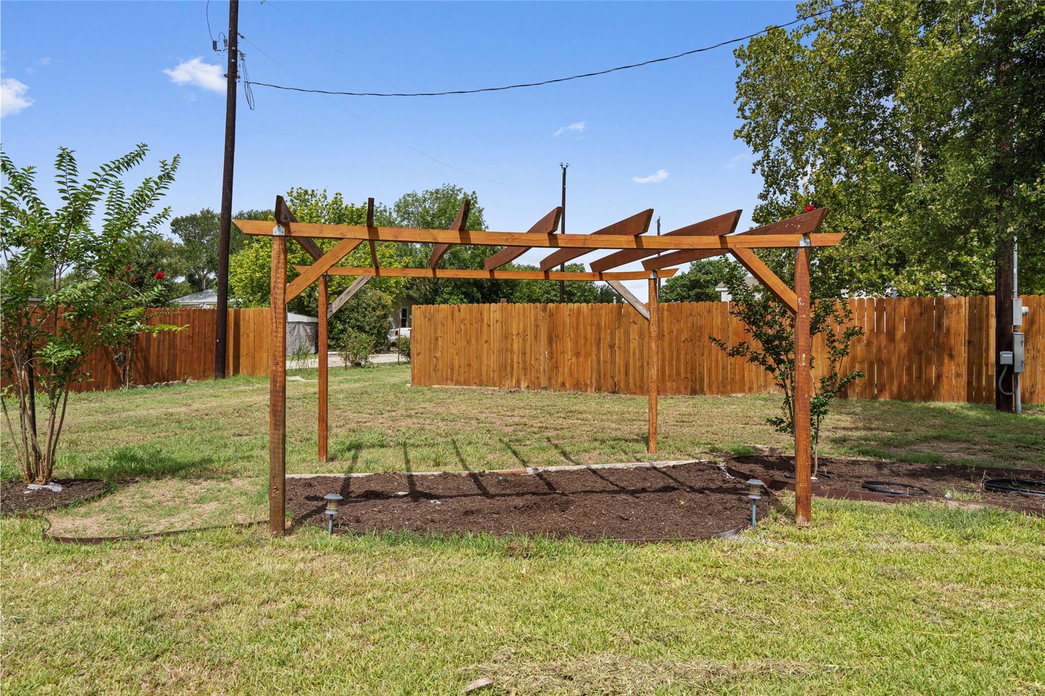 222 Shadow Oaks Dr Property Photo 37