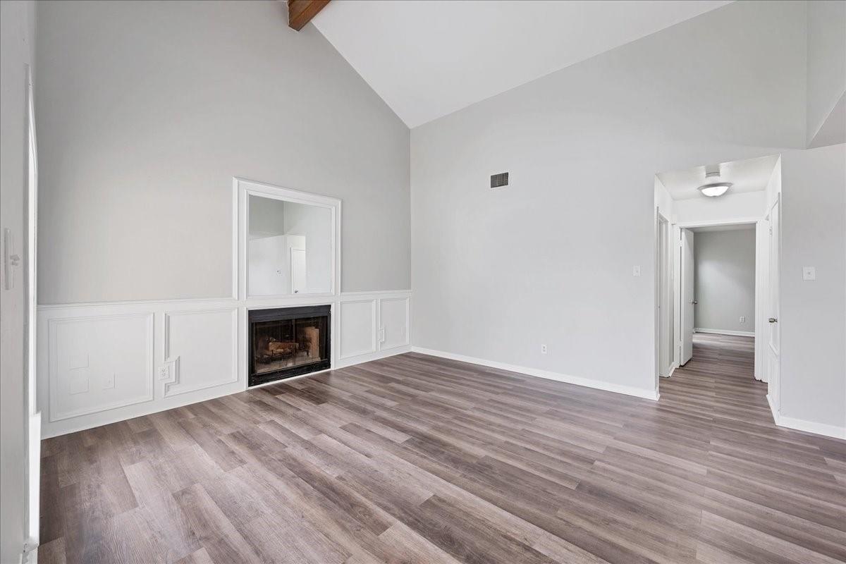381 Fantail Loop #a Property Photo 6