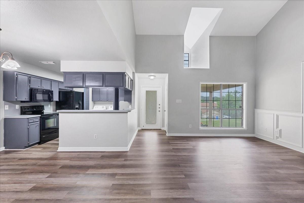 381 Fantail Loop #a Property Photo 8