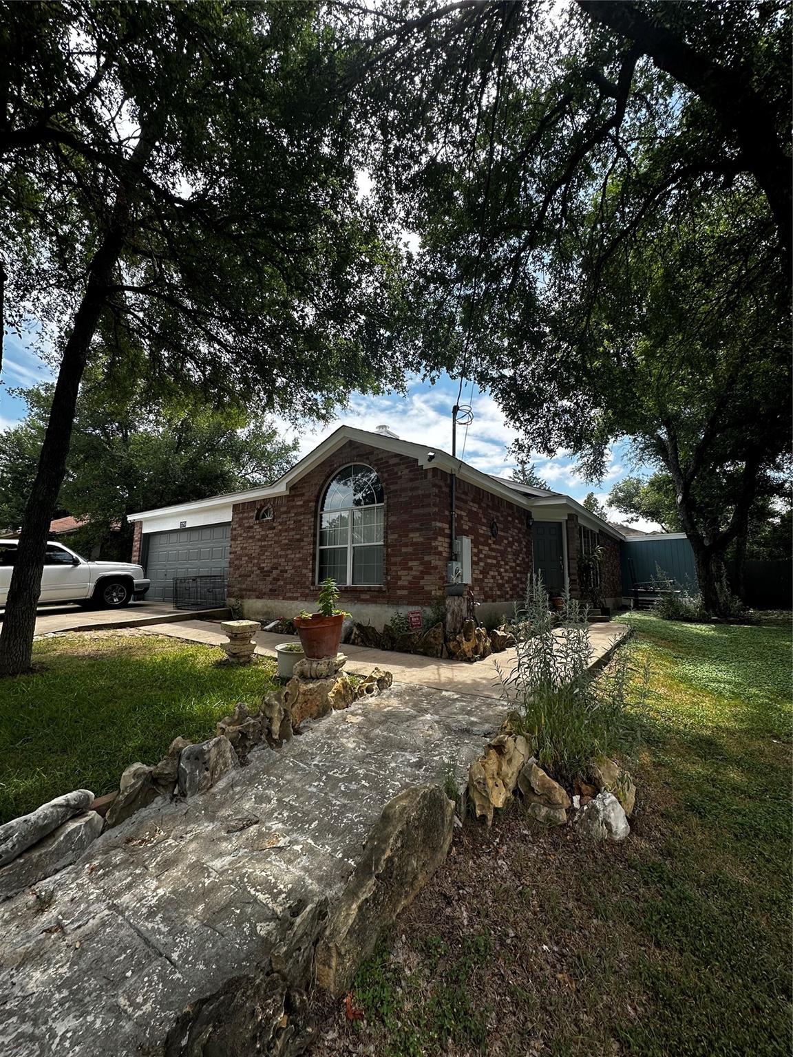 129 Shadow Wood Trl Property Photo 1