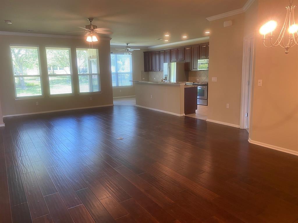 721 Independence Creek Ln Property Photo 4