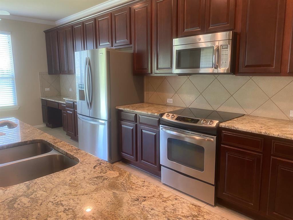 721 Independence Creek Ln Property Photo 6