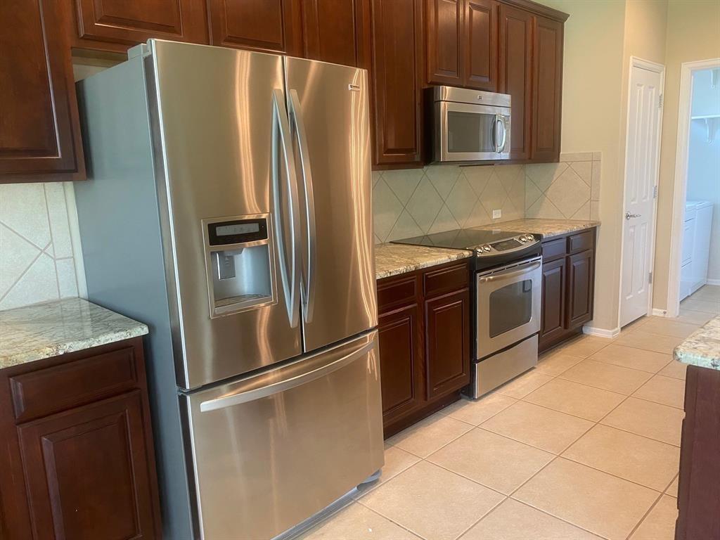 721 Independence Creek Ln Property Photo 9