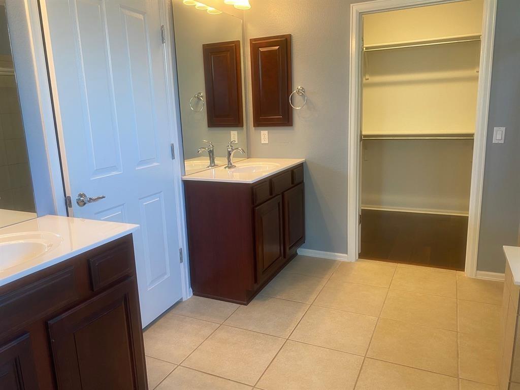 721 Independence Creek Ln Property Photo 13