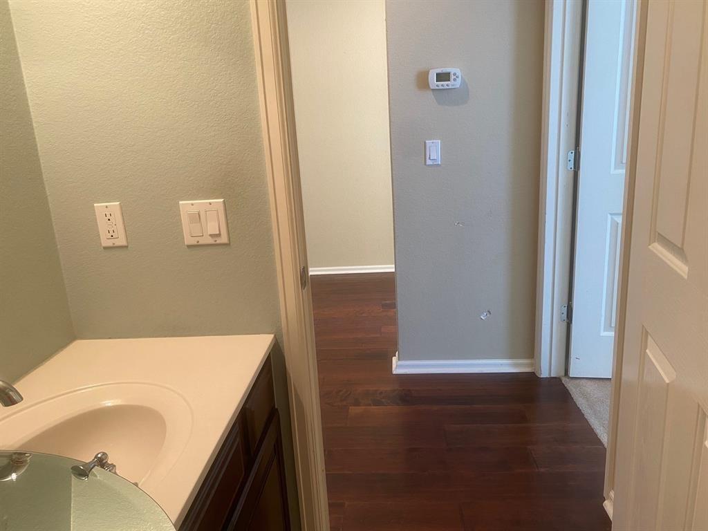 721 Independence Creek Ln Property Photo 23