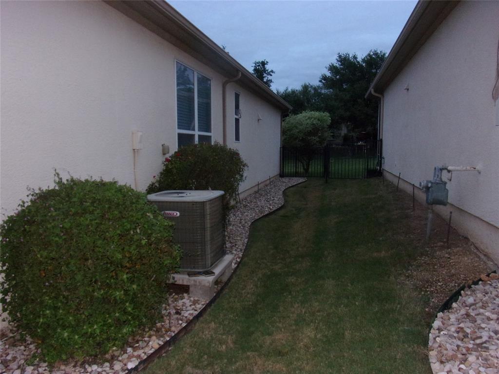 721 Independence Creek Ln Property Photo 30