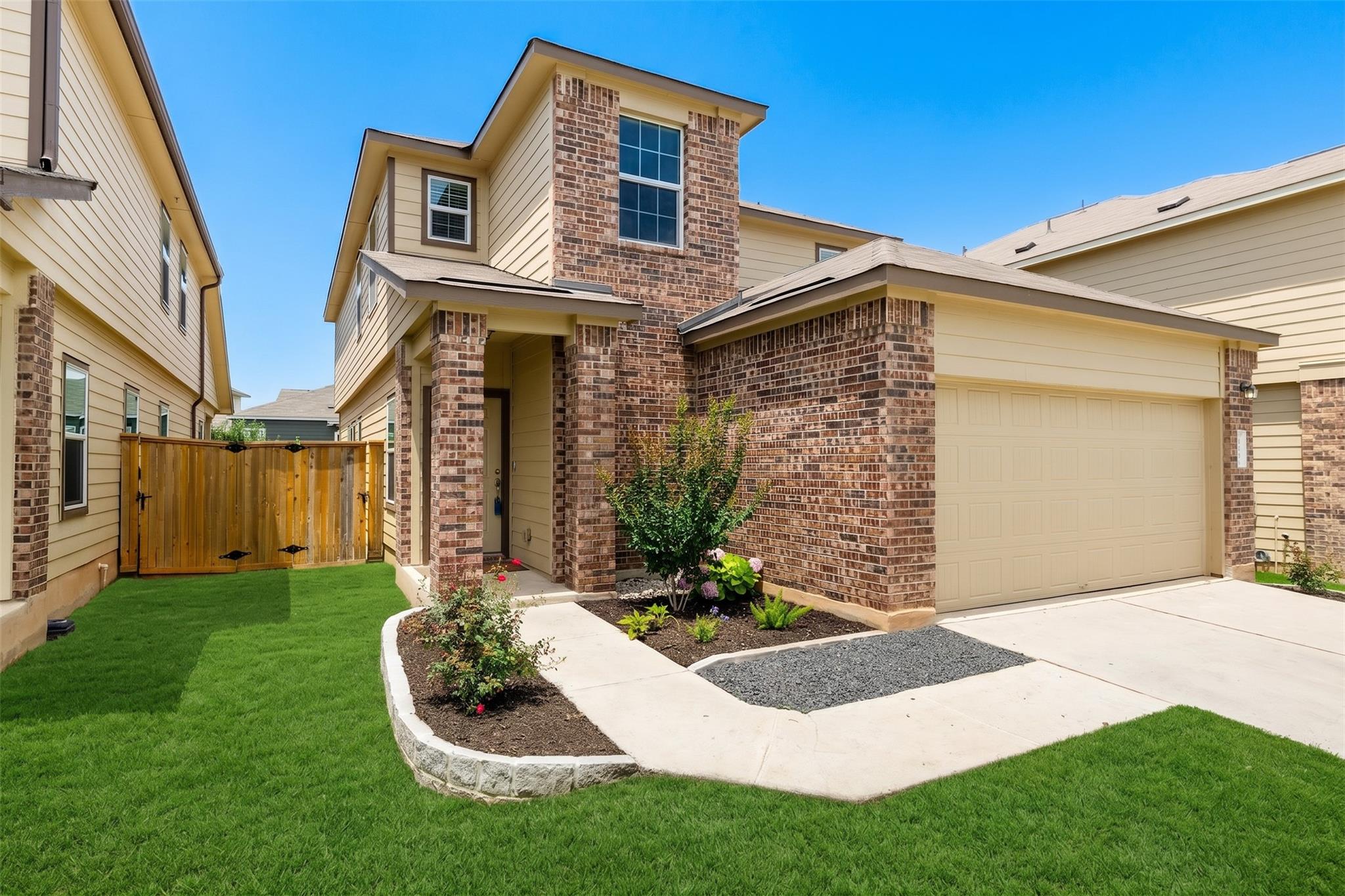425 Perfect World Loop Property Photo 1