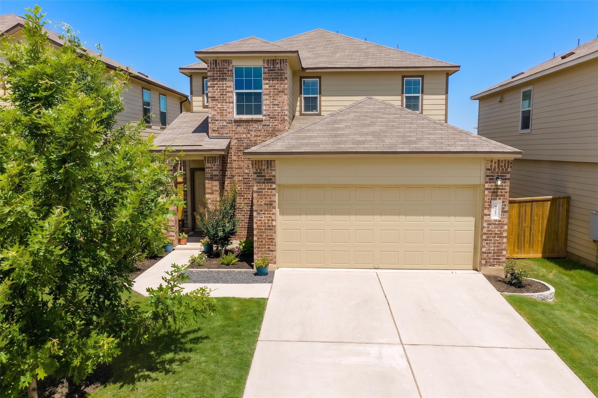 425 Perfect World Loop Property Photo 2