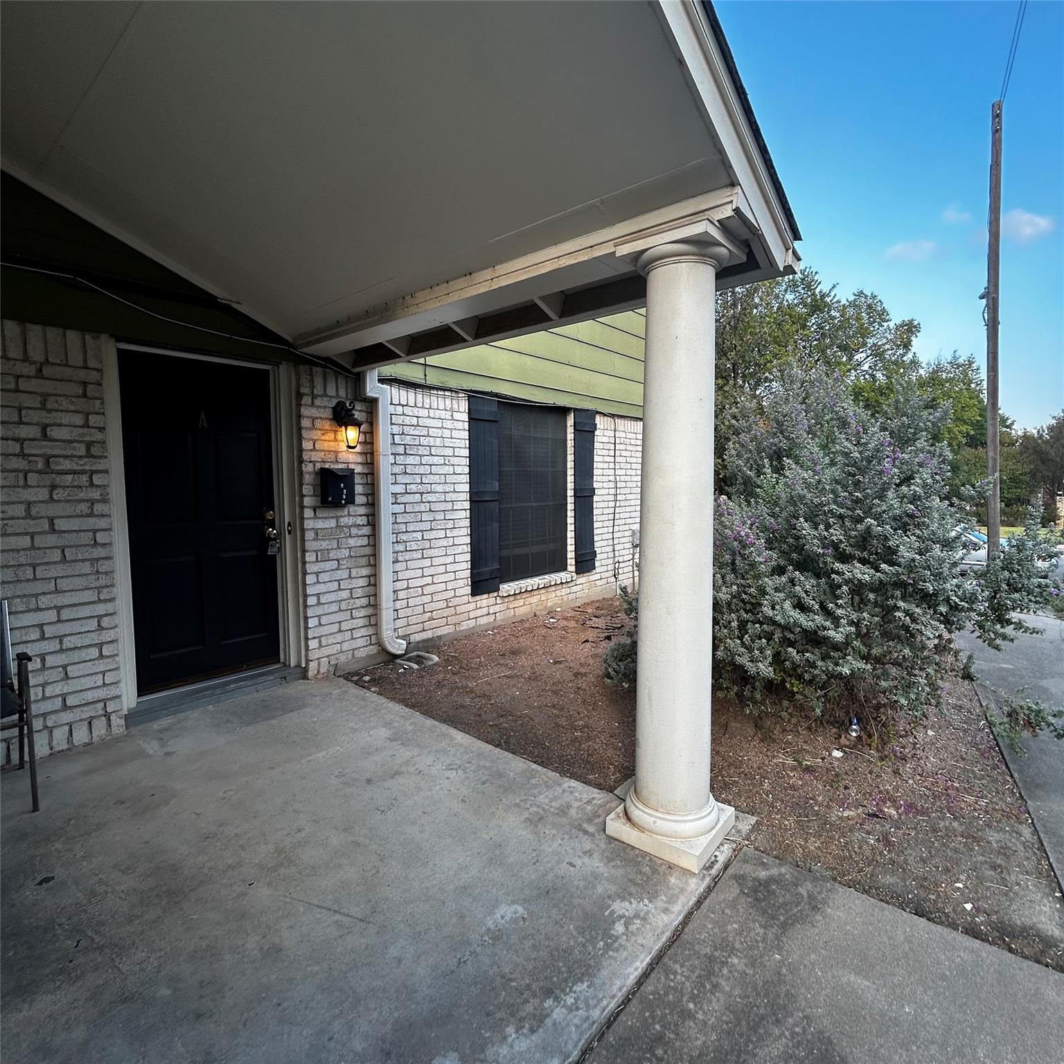 7204 Creekside Dr #b Property Photo 2