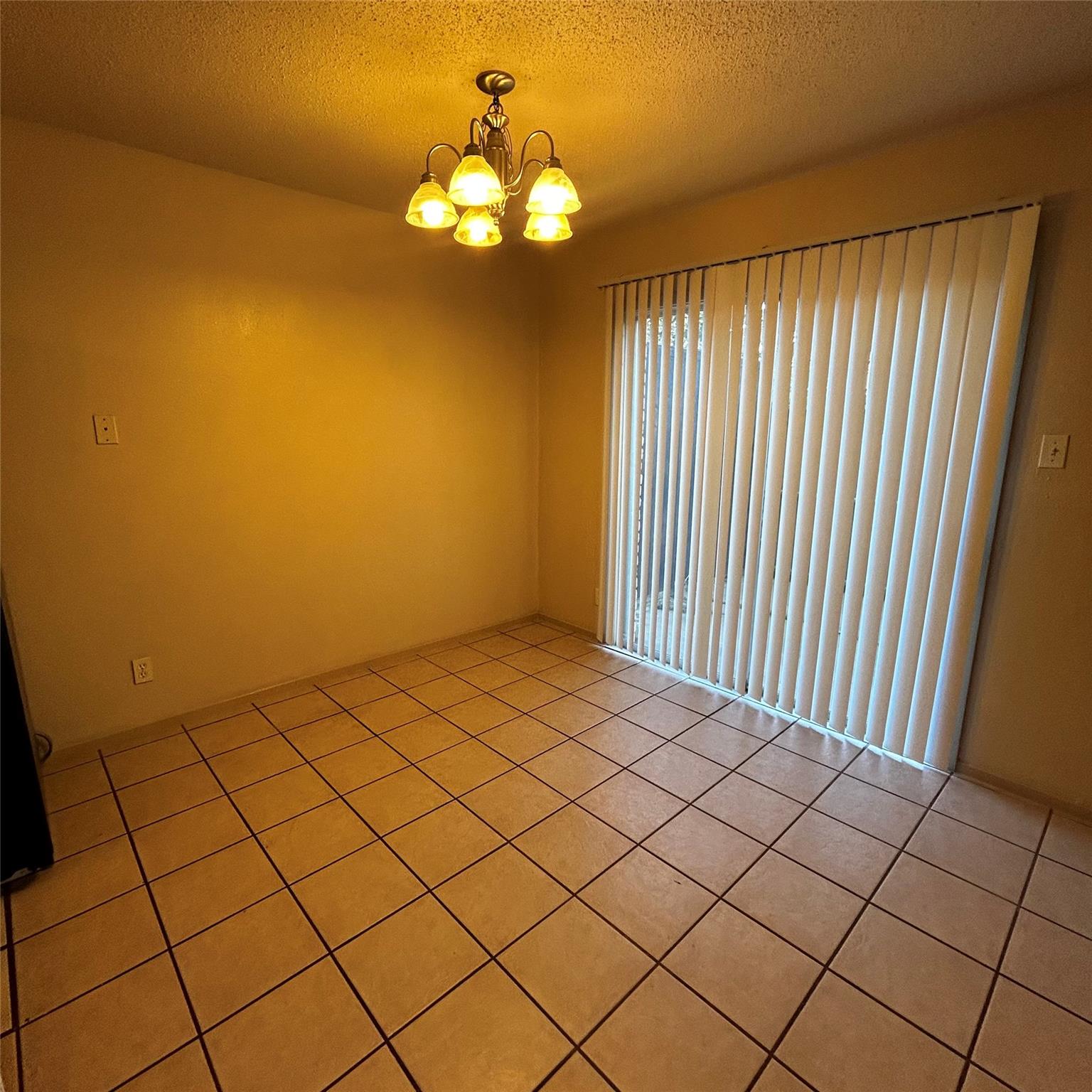 7204 Creekside Dr #b Property Photo 6
