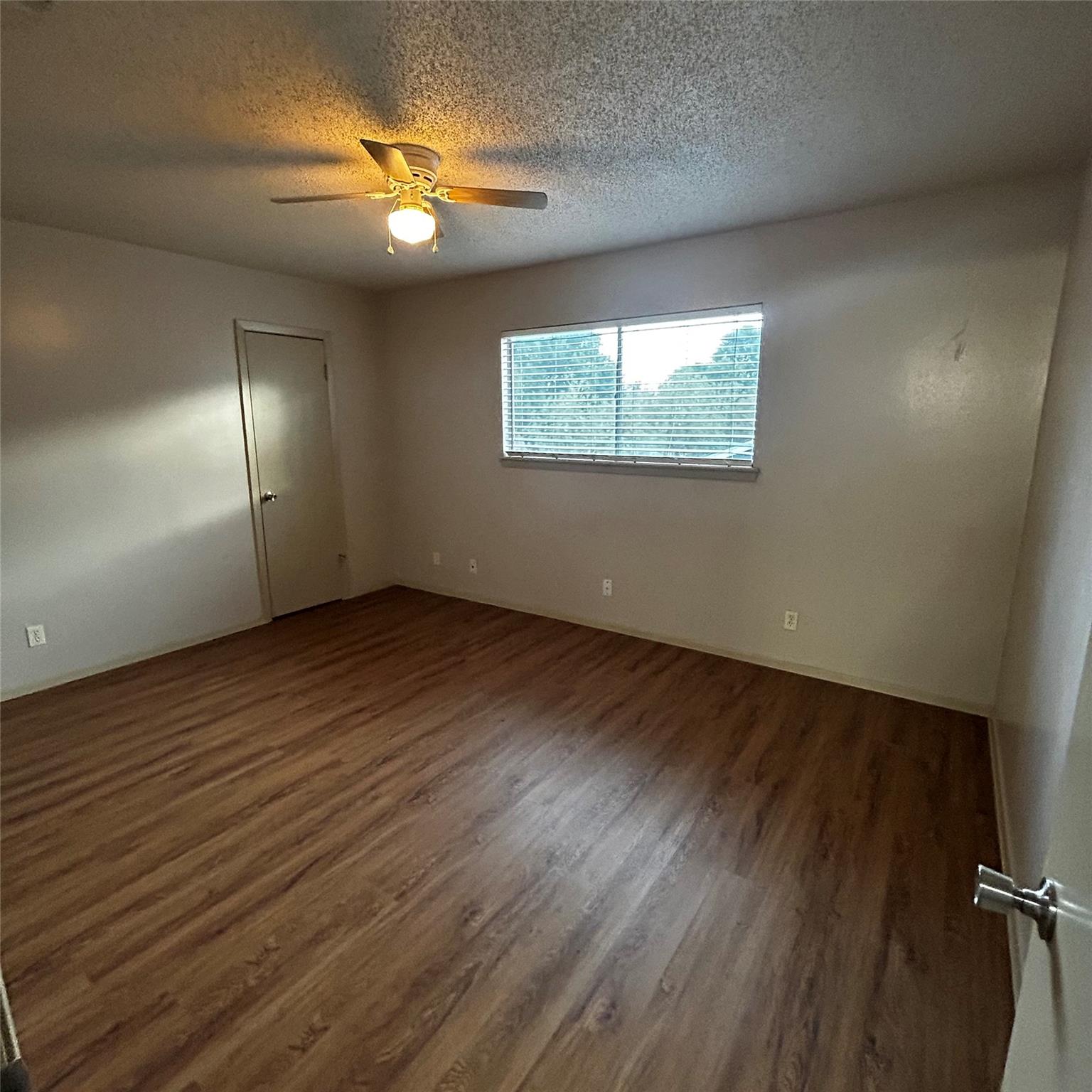 7204 Creekside Dr #b Property Photo 12