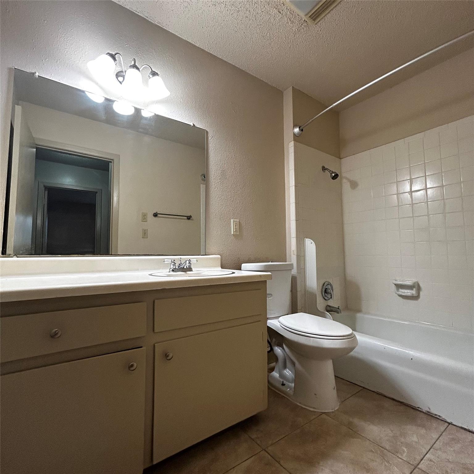 7204 Creekside Dr #b Property Photo 15