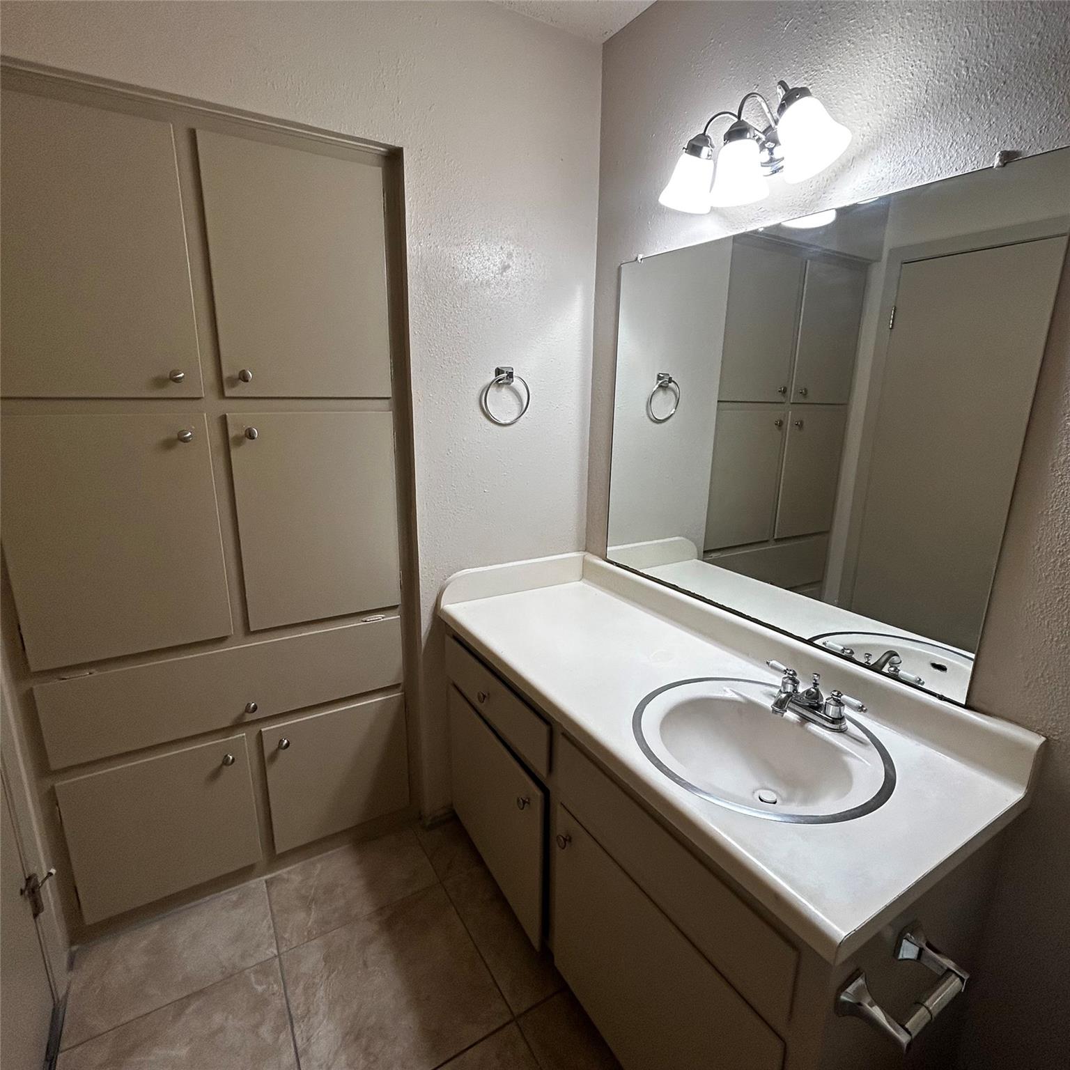7204 Creekside Dr #b Property Photo 16