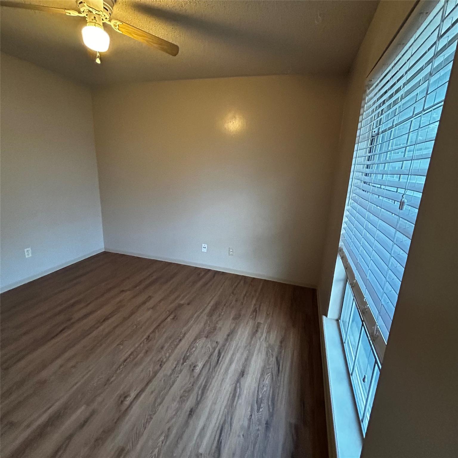7204 Creekside Dr #b Property Photo 19
