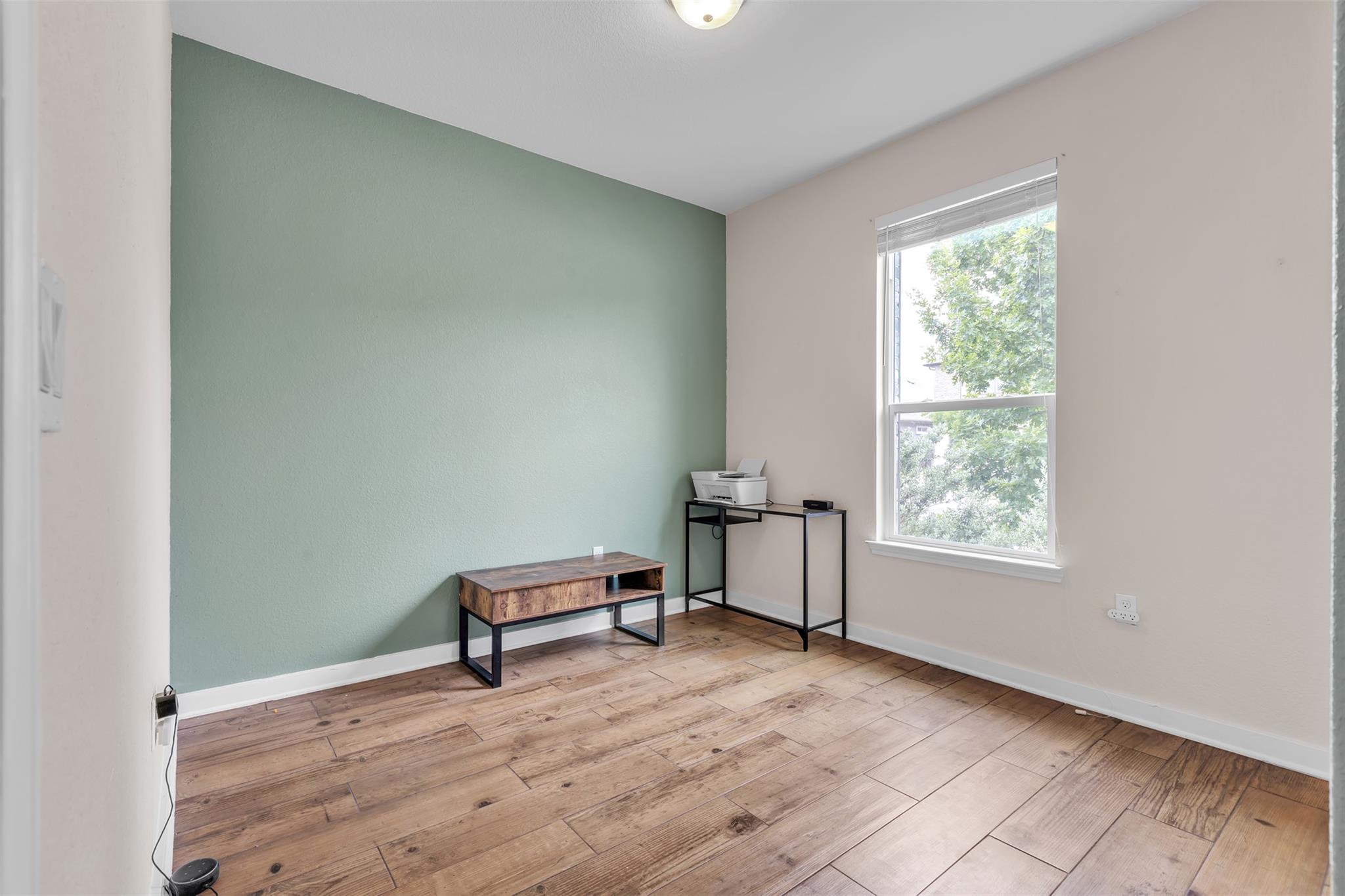 128 Kavanaugh St Property Photo 11