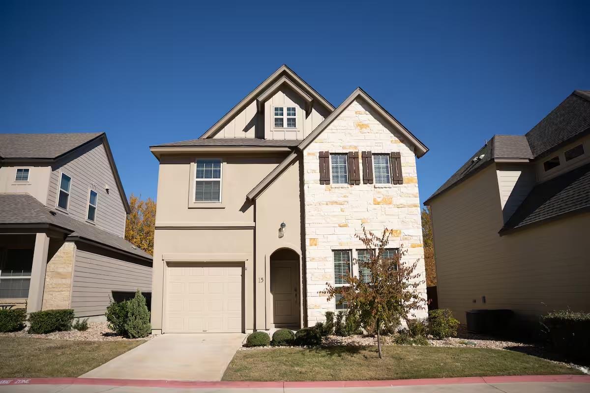 13501 Metric Blvd #15 Property Photo 2