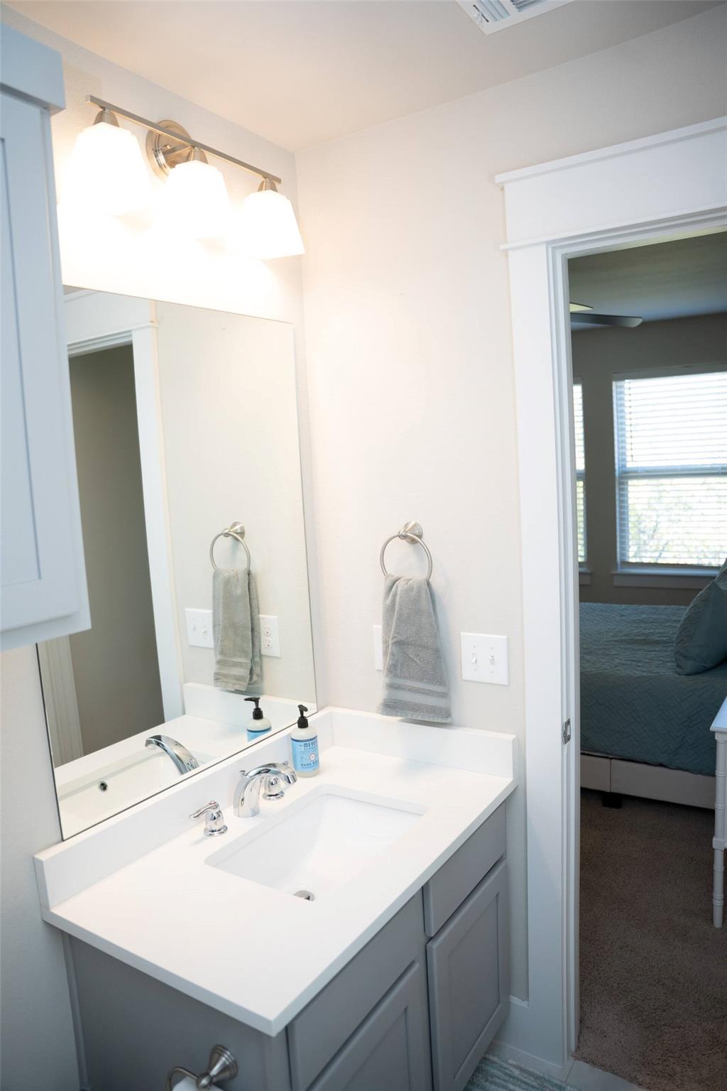 13501 Metric Blvd #15 Property Photo 9