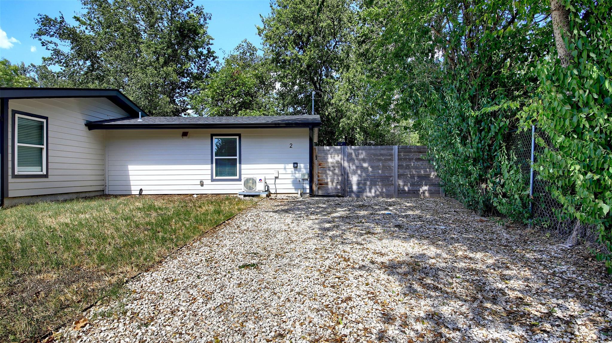 2101 Benwick Cir #b Property Photo 2