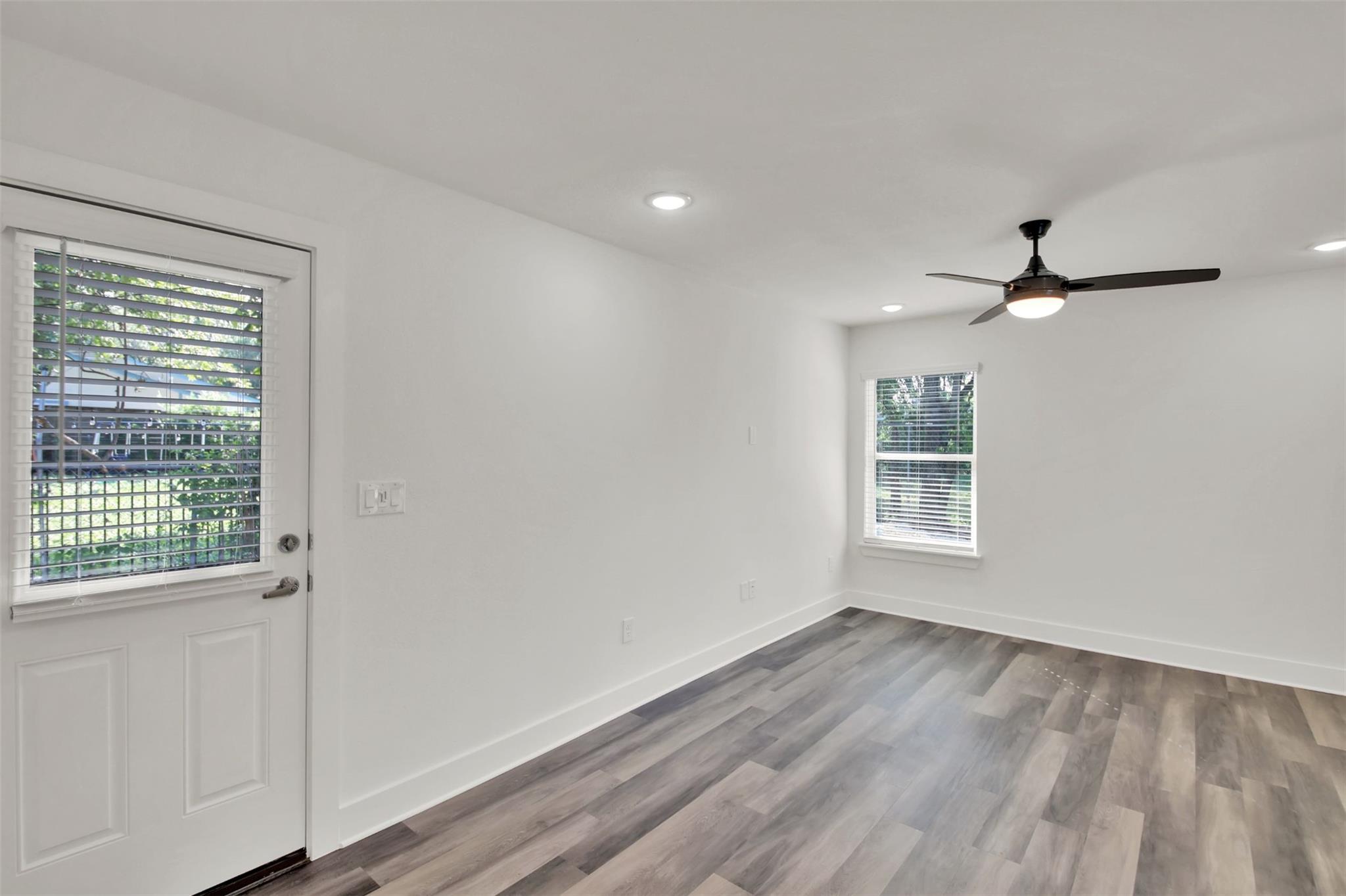 2101 Benwick Cir #b Property Photo 5