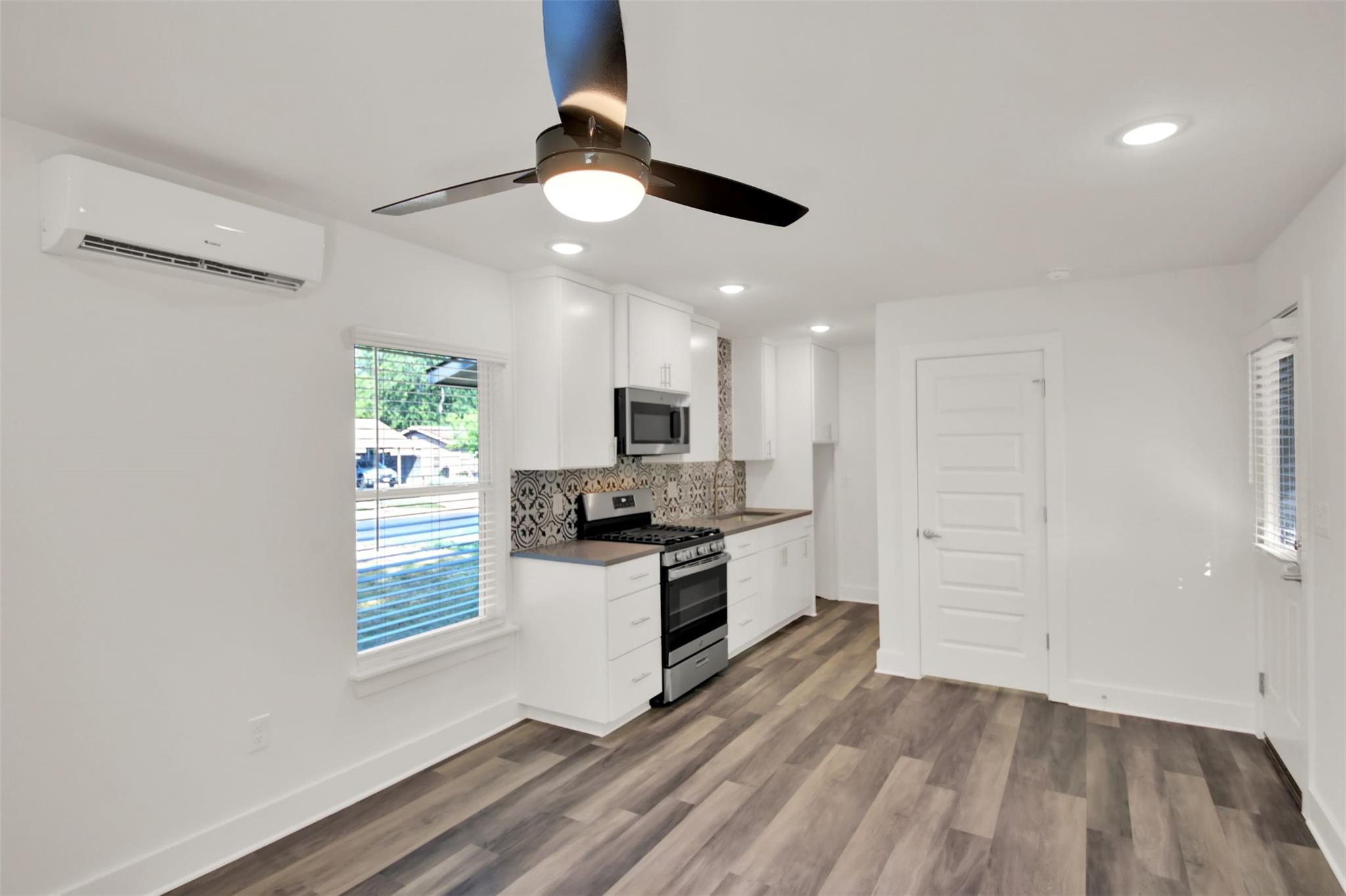 2101 Benwick Cir #b Property Photo 7