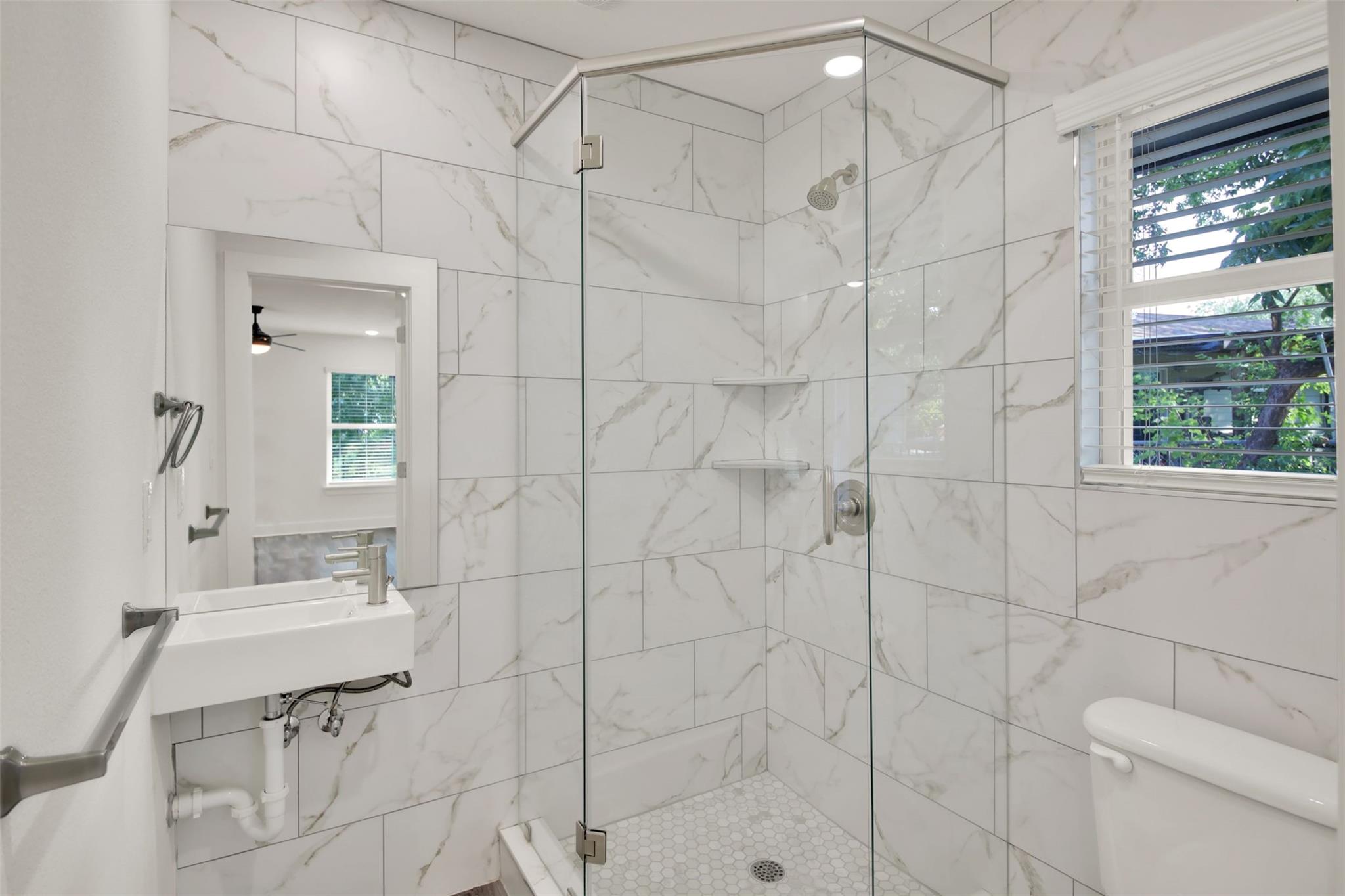 2101 Benwick Cir #b Property Photo 11