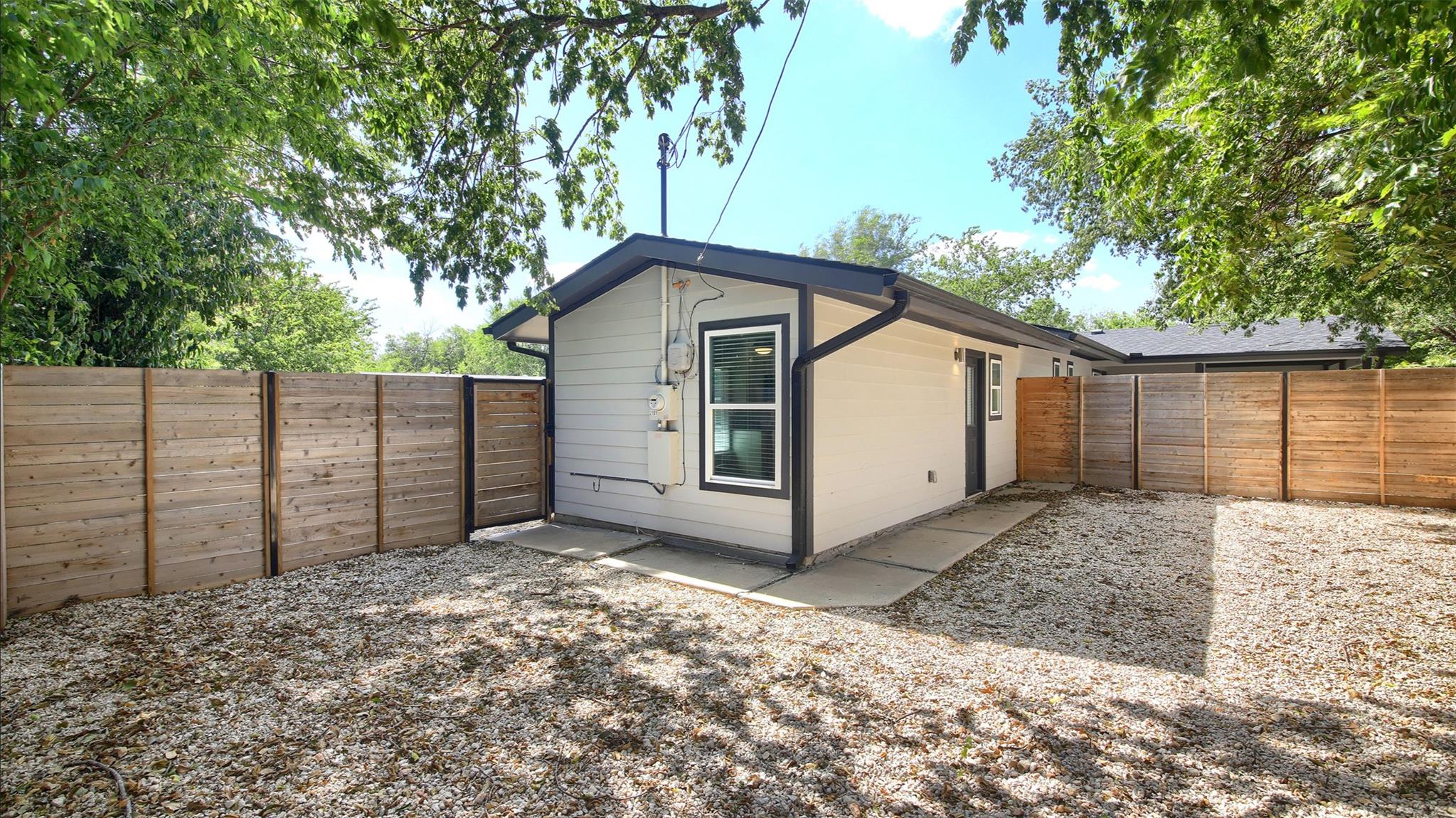 2101 Benwick Cir #b Property Photo 13