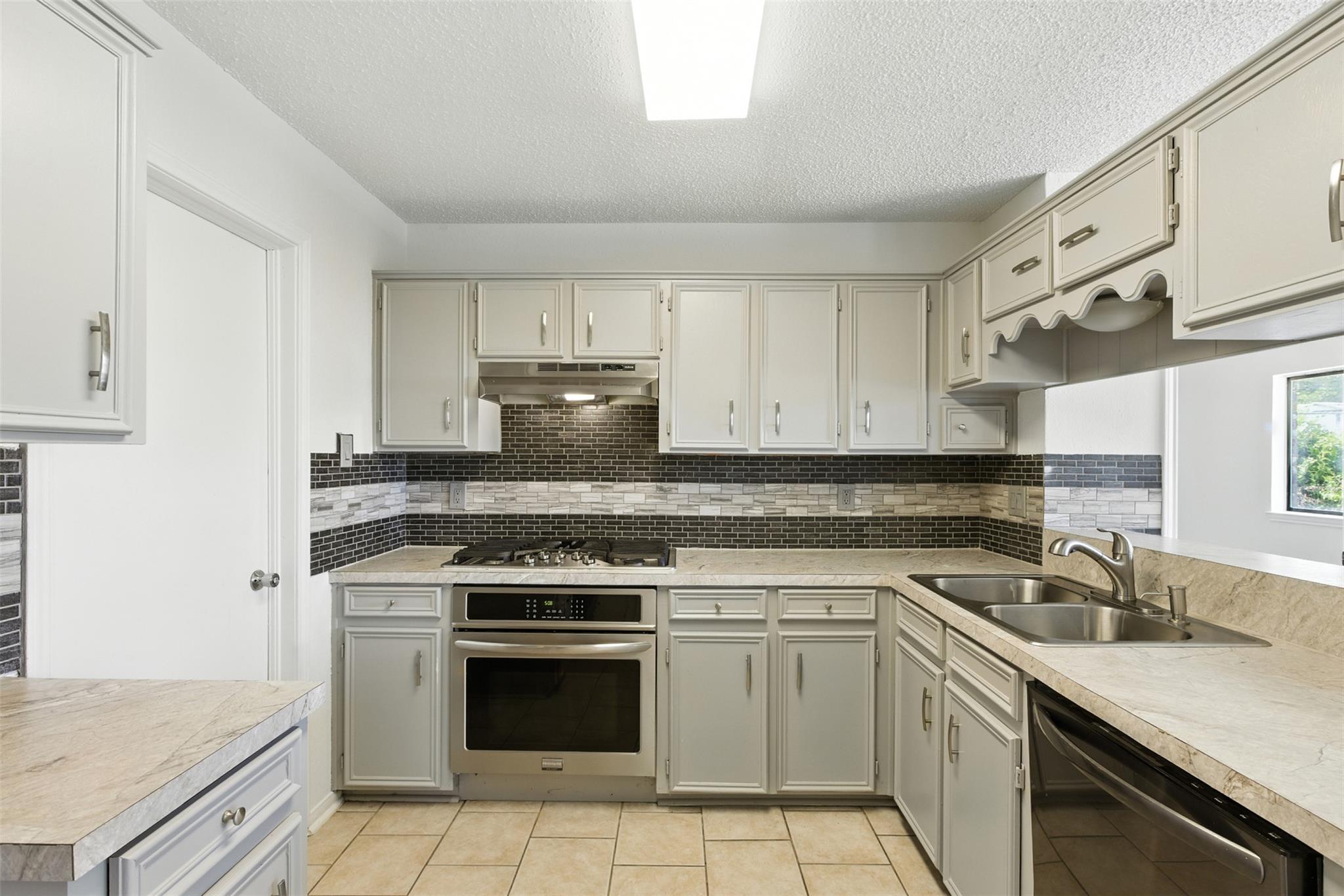 5005 Pepper Mill Holw Property Photo 13