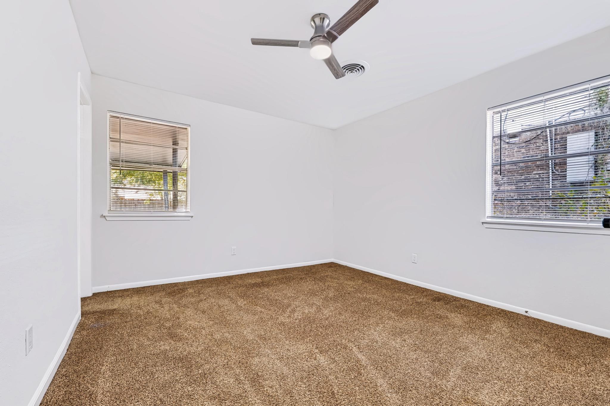 301 Carothers St Property Photo 14
