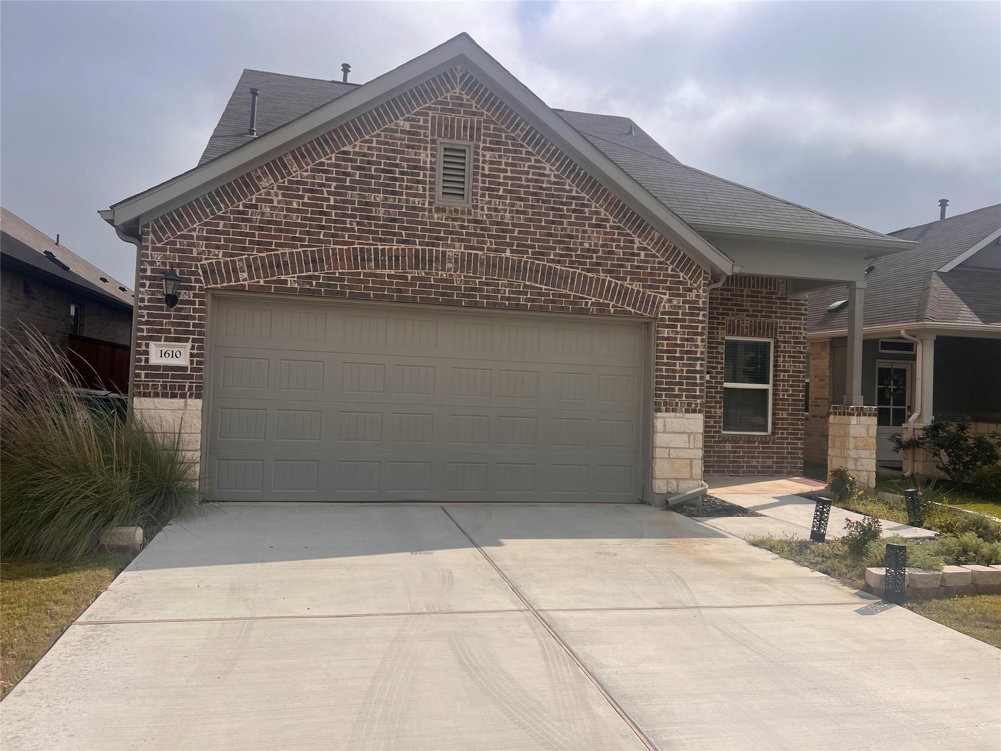 1610 Purple Martin Dr Property Photo 2